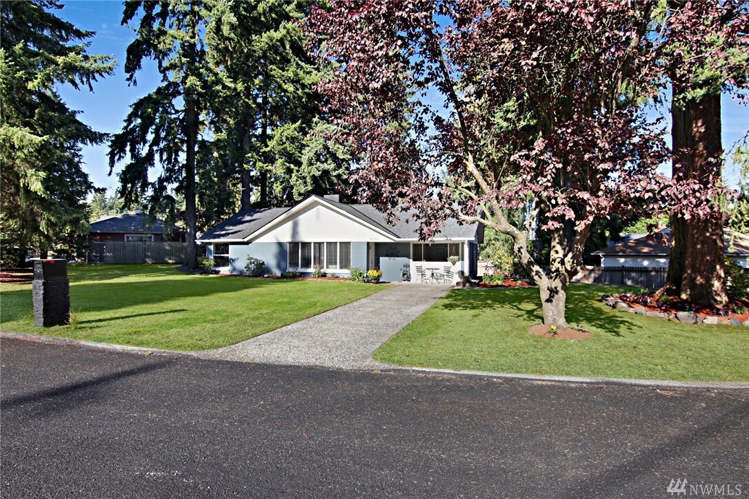 Property Photo:  16006 Interlake Ave N  WA 98133 