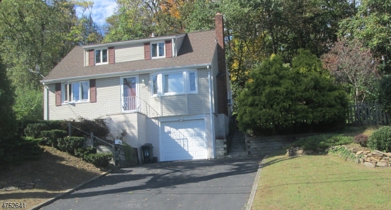 Property Photo:  19 Westwood Dr North  NJ 07052 