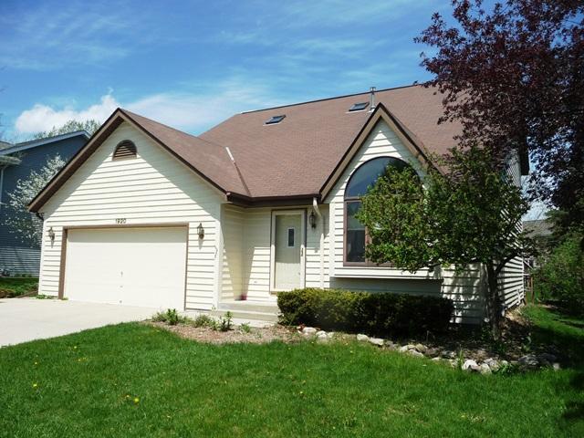 Property Photo: 1920 Hollow Cir WI 53090