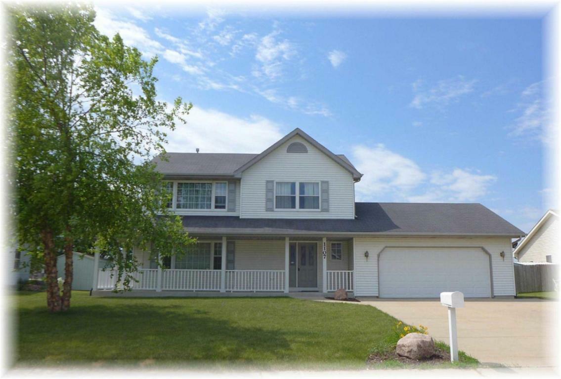 Property Photo: 1107 Dundee Dr WI 53402