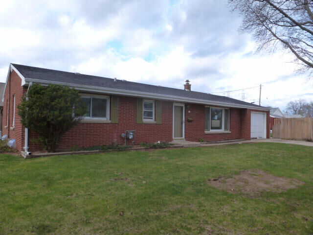 Property Photo:  700 E Waterford Ave  WI 53207 