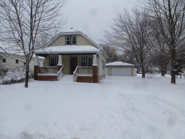 Property Photo:  1420 S 170th St  WI 53151 