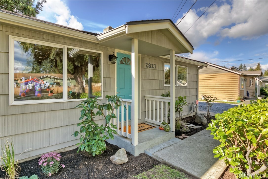 Property Photo: 2821 O St SE WA 98002