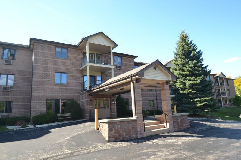 Property Photo: 530 N Silverbrook Dr 208 WI 53090-2475