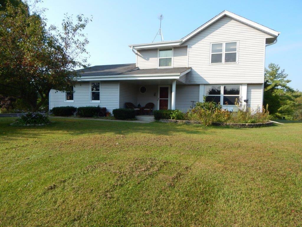 Property Photo:  1119 Greenway Ln  WI 53090-9063 