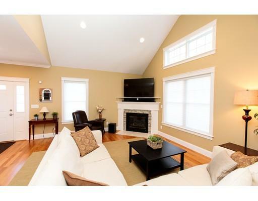 Property Photo:  366 Hunnewell Street 366  MA 02494 