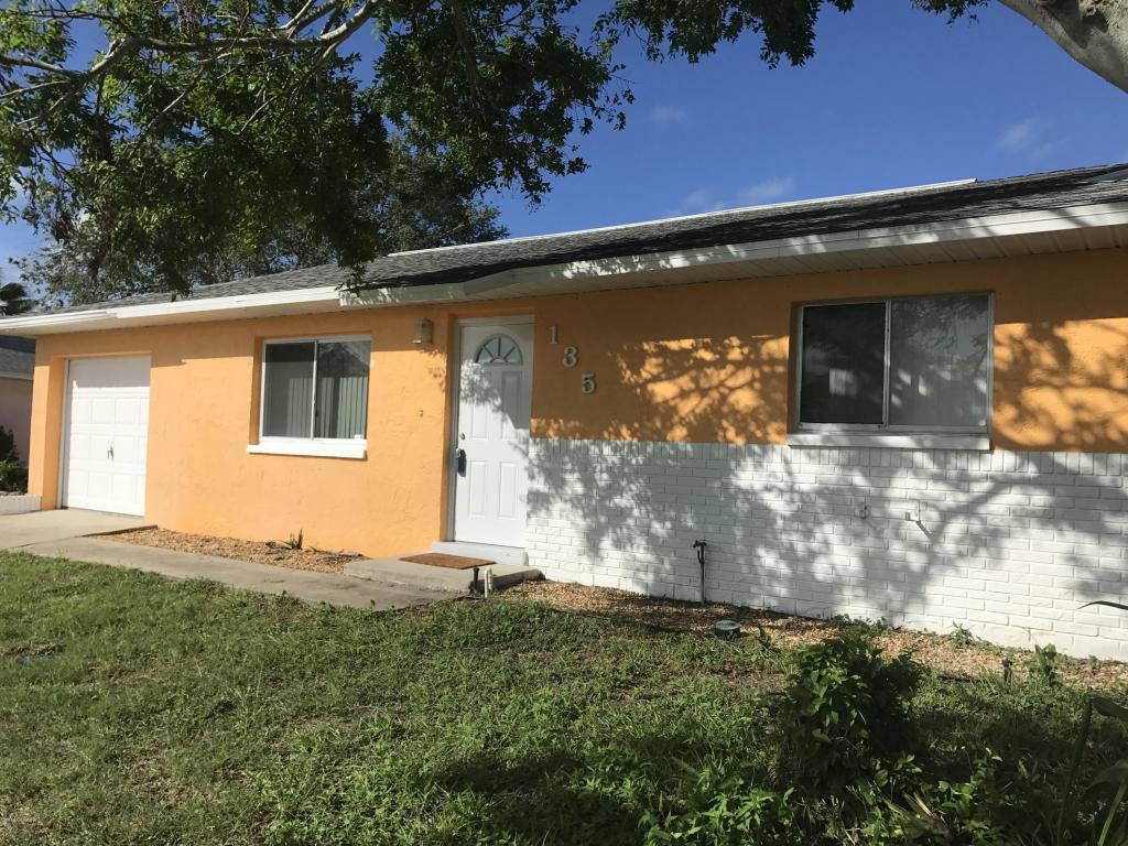 Property Photo:  135 S Rosiland Court S  FL 32952 