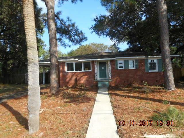 Property Photo:  4 Gilmore Dr  FL 32561 