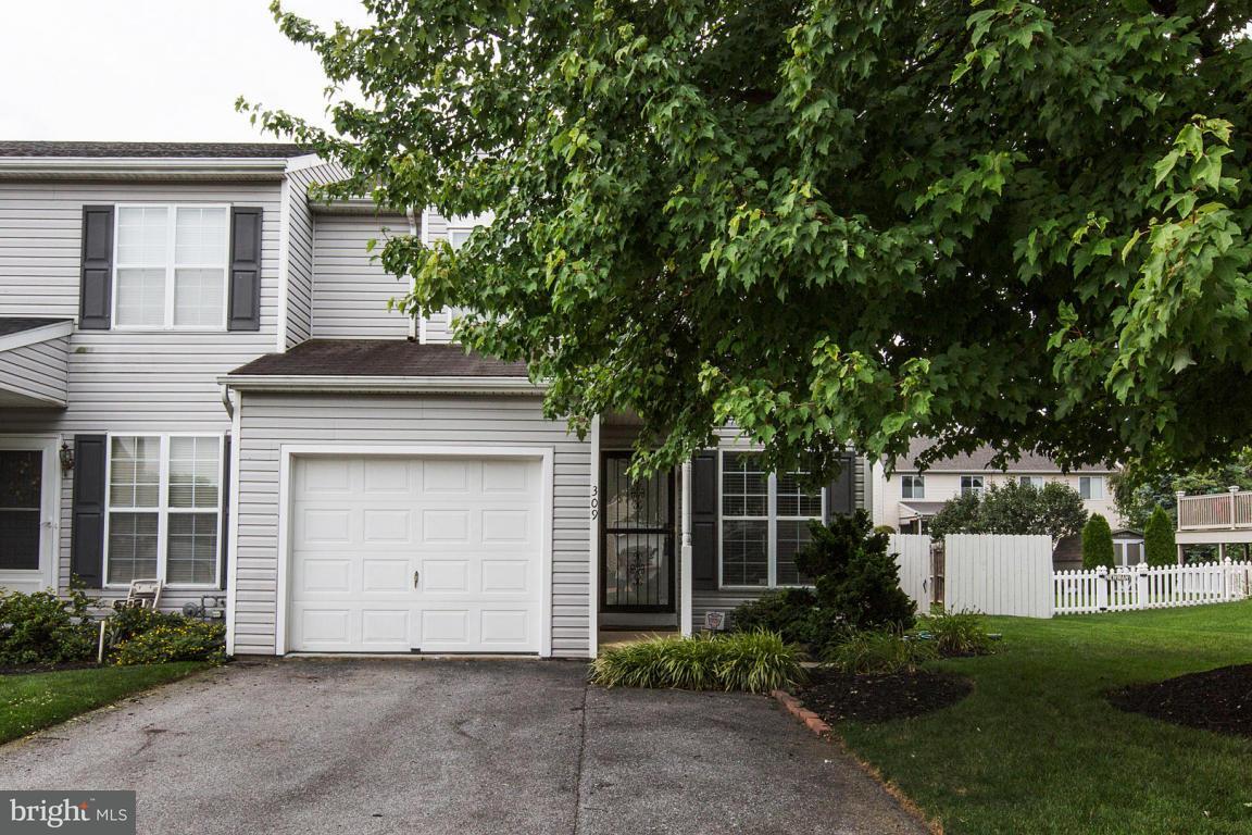 Property Photo: 309 Parklawn Court PA 17601