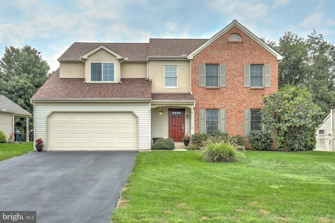 Property Photo:  273 Black Oak Drive  PA 17602 
