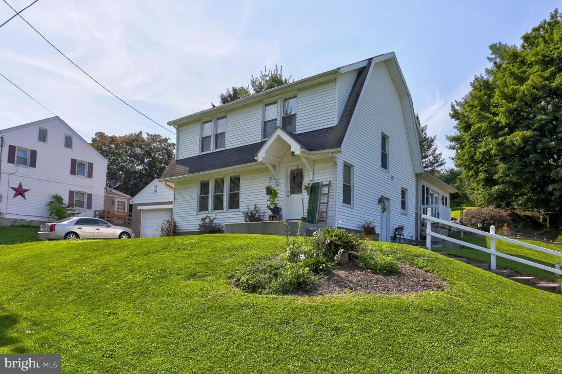 Property Photo:  22 Benedict Road  PA 17603 