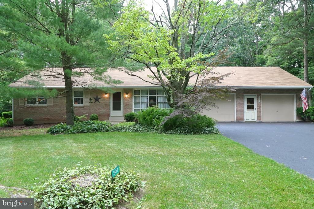 Property Photo: 207 Timber Road PA 17064