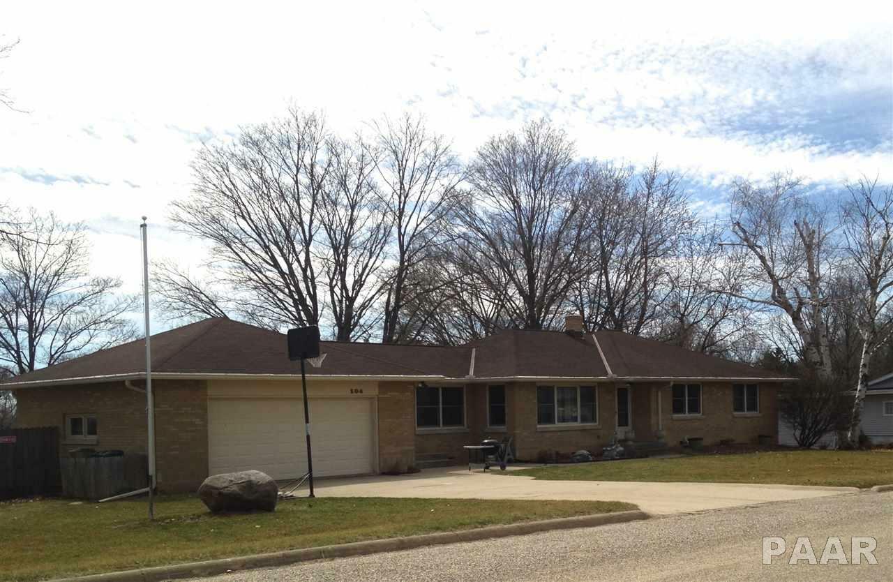 Property Photo:  104 Edgewood  IL 61530 