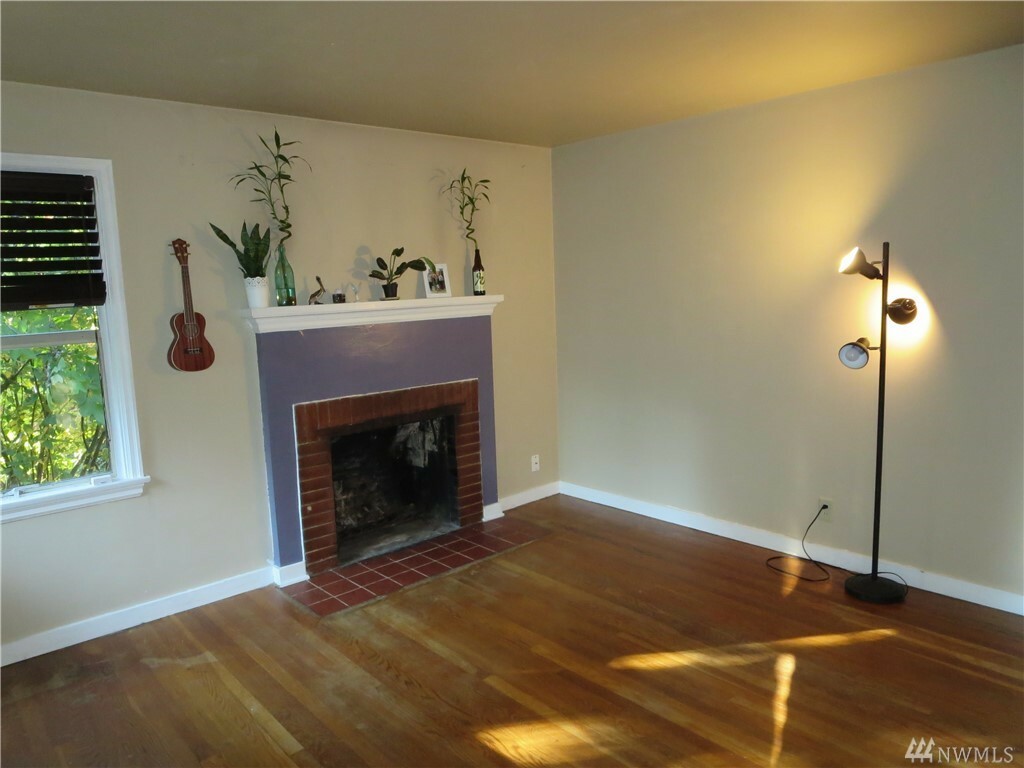 Property Photo: 3002 NE 97th St WA 98115