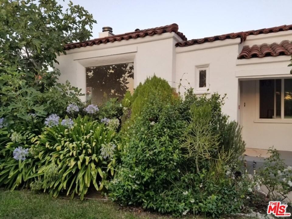 Property Photo: 2634 S Halm Ave CA 90034