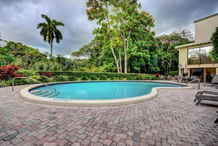 Property Photo:  501 SW 11th Place 101 A  FL 33432 