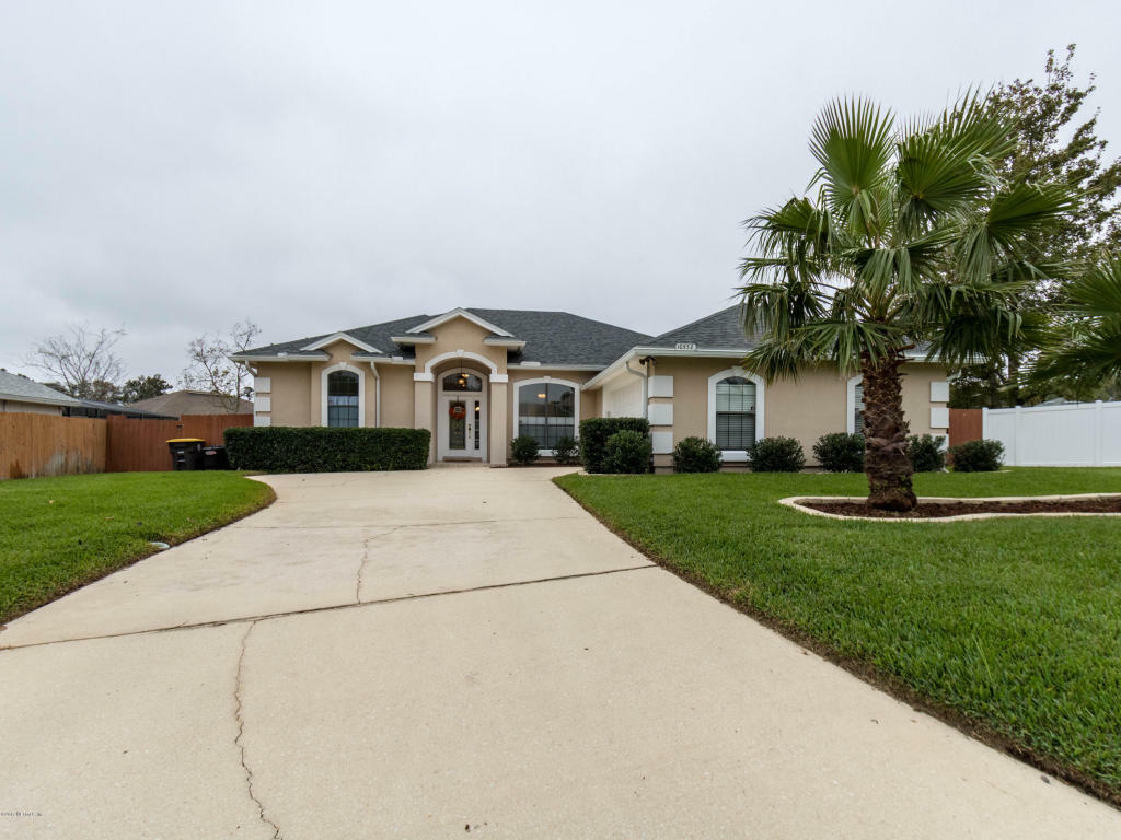 Property Photo:  10558 Lakespring Court  FL 32221 