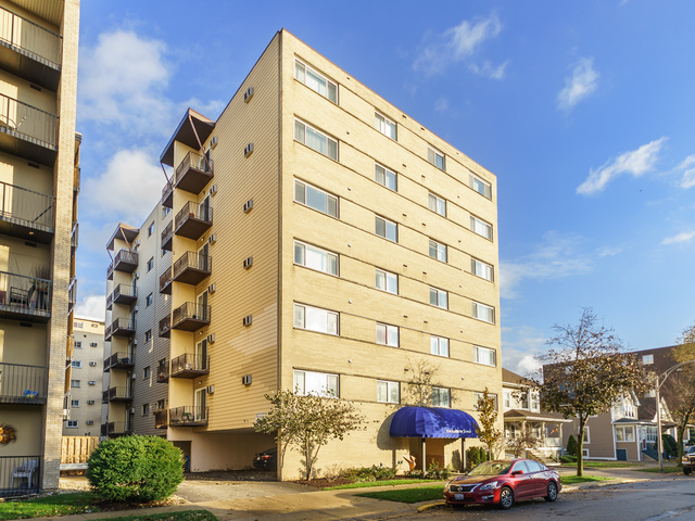 Property Photo: 314 Lathrop Avenue 402 IL 60130