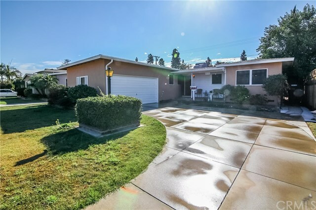 Property Photo: 5370 E Walton Street CA 90815