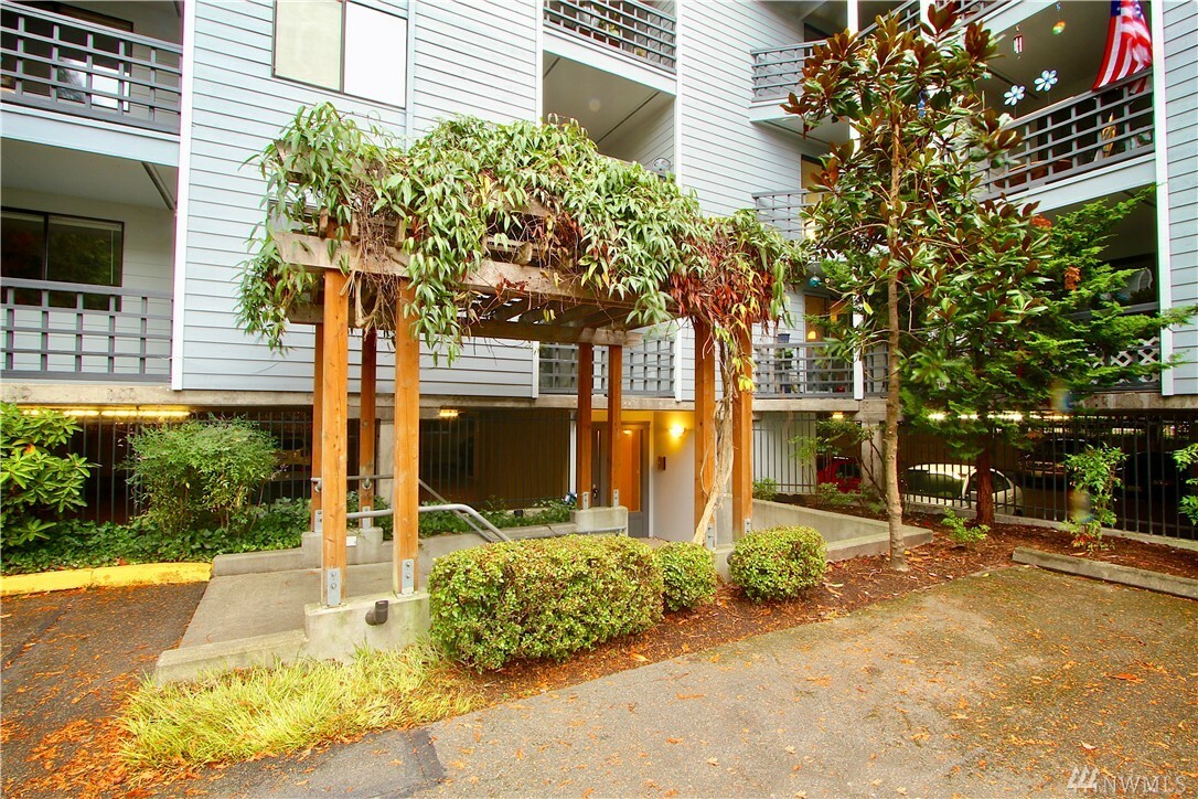 Property Photo:  710 N 160th St B210  WA 98133 