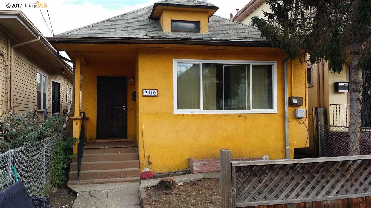 Property Photo: 2010 Filbert St CA 94607