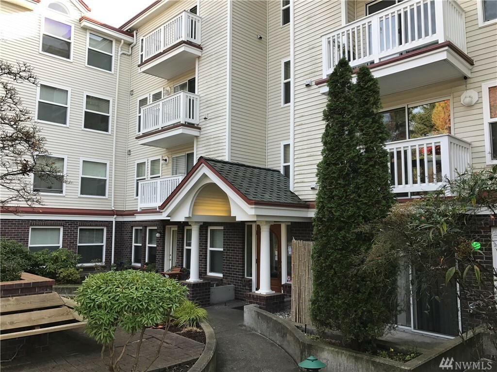 Property Photo:  411 N 90th St 210  WA 98103 