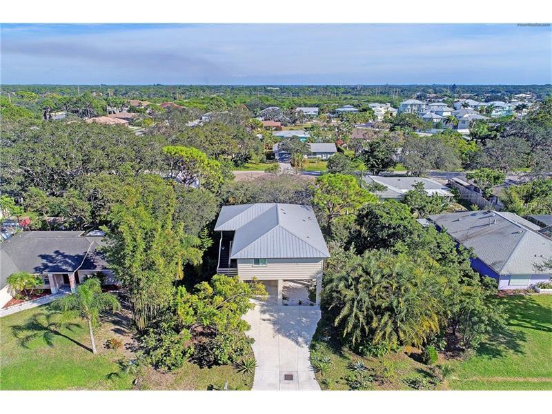 Property Photo:  912 Garland Avenue  FL 34275 