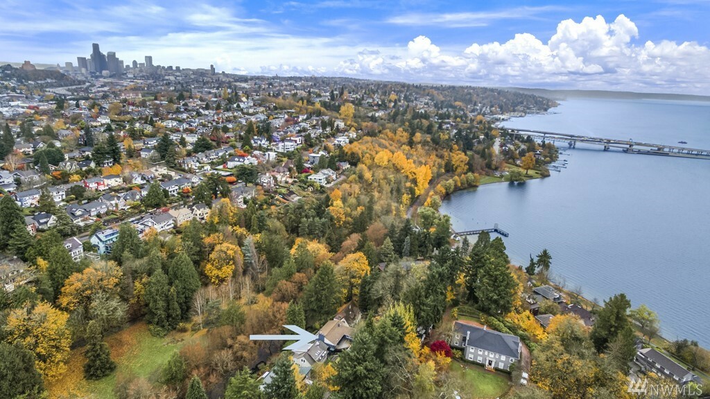 Property Photo:  2508 Lake Park Dr S  WA 98144 