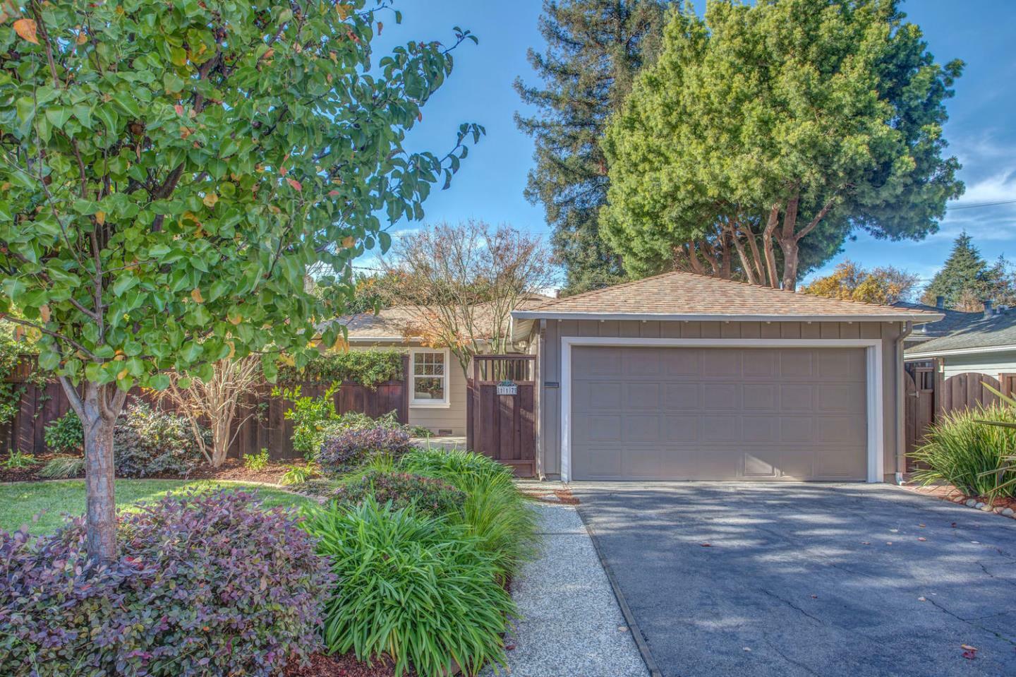 Property Photo:  117 Hedge Road  CA 94025 