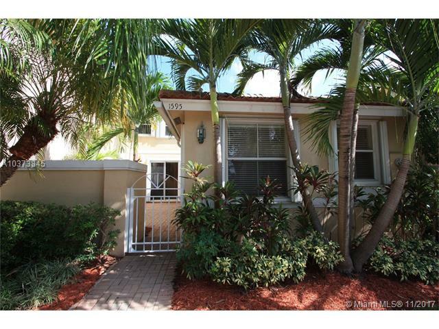 Property Photo: 1595 Seagrape Way FL 33019