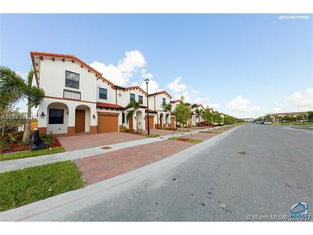 Property Photo:  10399 NW 89th Ter 3B  FL 33178 