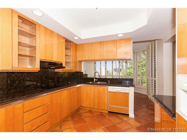 Property Photo:  21150 Point Pl 505  FL 33180 