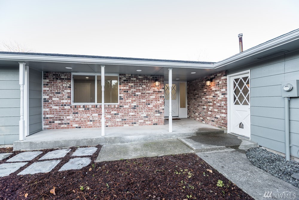 Property Photo: 6717 48th Ave E WA 98442