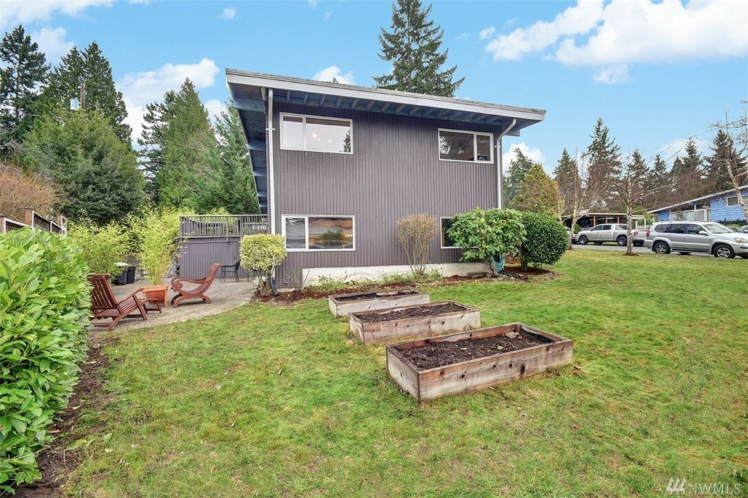 Property Photo:  14314 SE 14th Street  WA 98007 