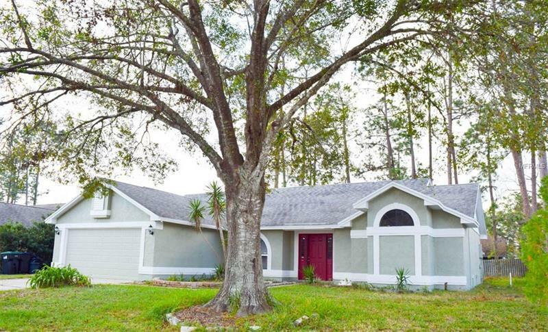 Property Photo: 2226 Baker Avenue FL 32833