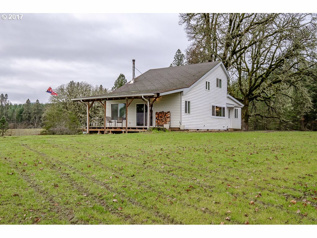 Property Photo:  93141 Bear Creek Ranch Rd  OR 97448 