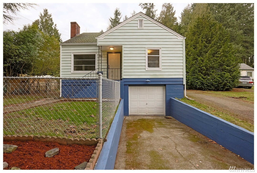 Property Photo:  307 Marion Ave N  WA 98312 