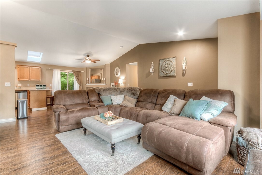 Property Photo: 19983 SE 259th Ct WA 98042