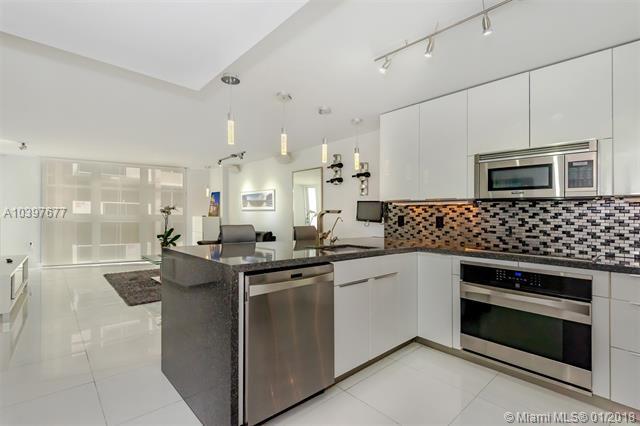 Property Photo: 1228 West Ave 412 FL 33139