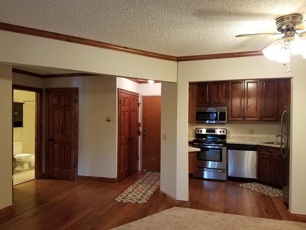 Property Photo: 2425 E Franklin Avenue 308 MN 55406