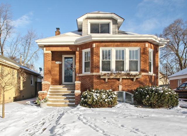 Property Photo:  307 Nordica Avenue  IL 60025 