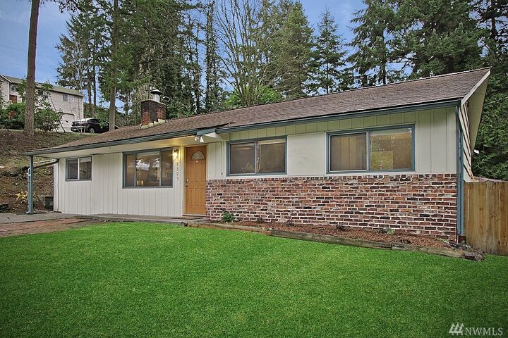Property Photo: 18305 Dayton Ave N WA 98133