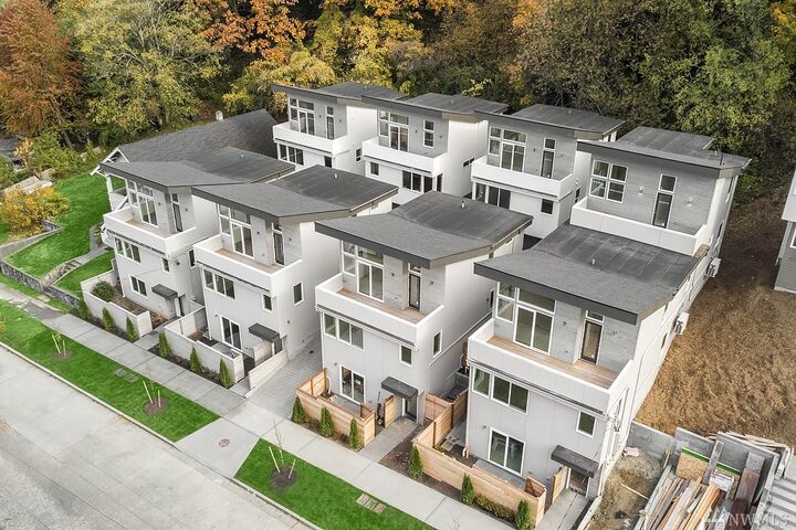 3816 22nd Ave SW  Seattle WA 98106 photo