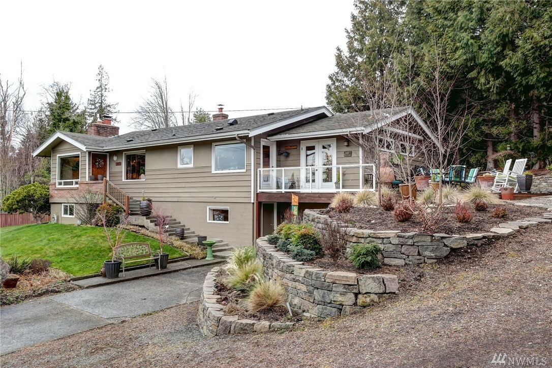 Property Photo:  2909 Haggin St  WA 98226 