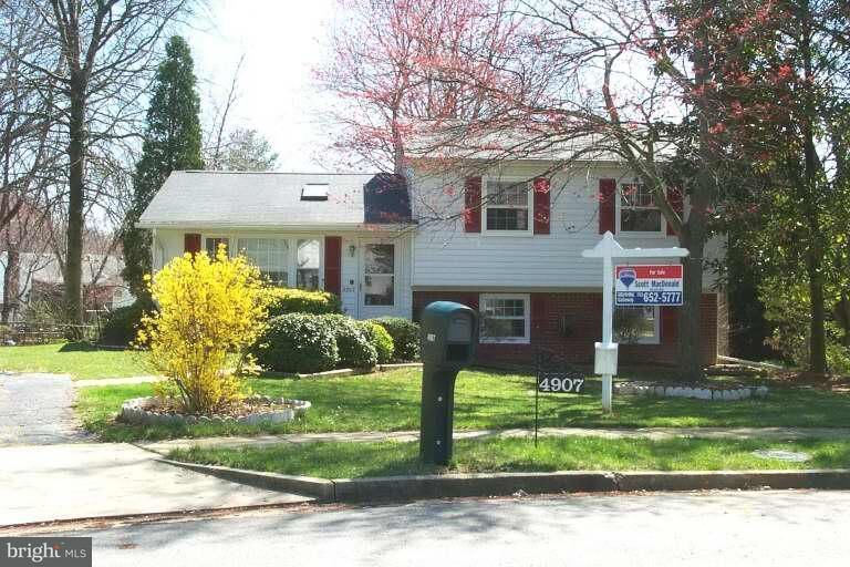 Property Photo:  4907 Sprayer Court  VA 22309 