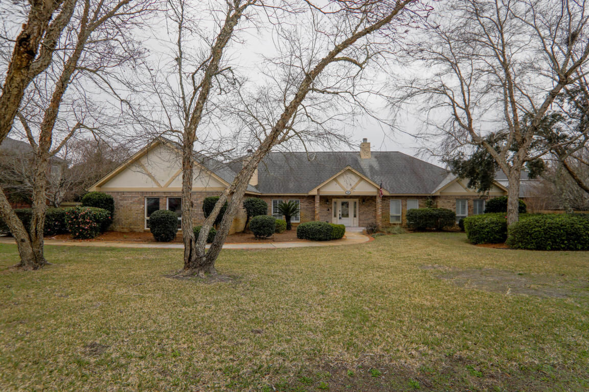 Property Photo: 304 Plantation Hill Road FL 32561