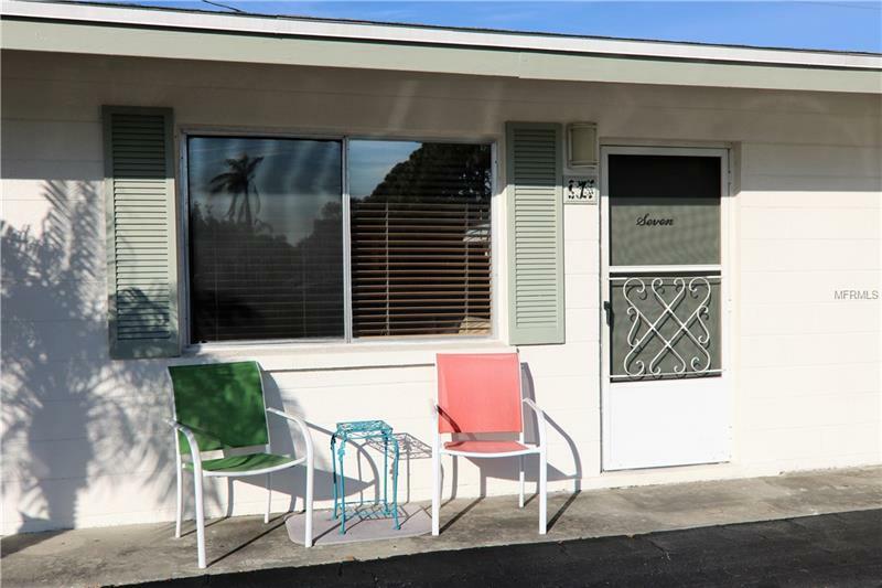Property Photo:  525 Manatee Court 7  FL 34285 