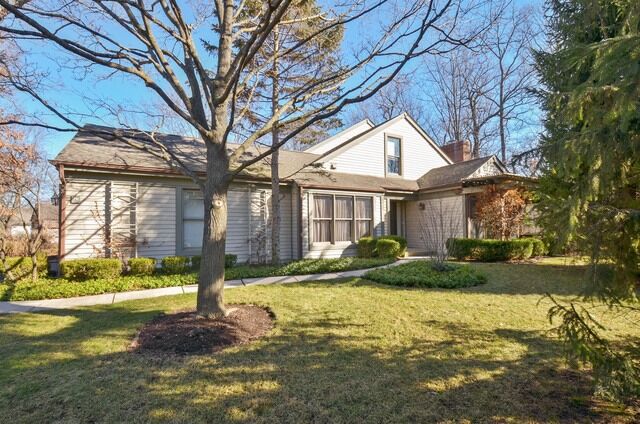 Property Photo:  17 Warrington Drive  IL 60044 