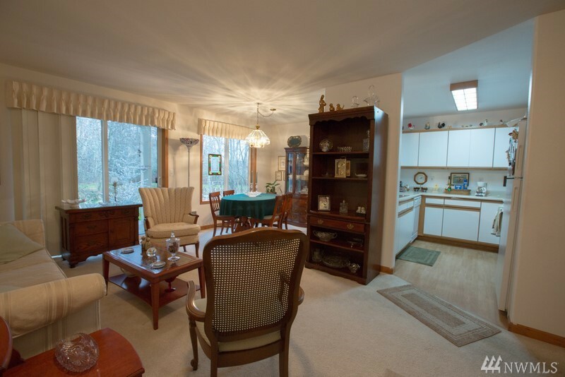 Property Photo: 4247 Wintergreen Lane 106 WA 98226