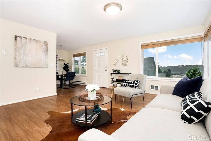 Property Photo: 510 Lee Street 7 WA 98109